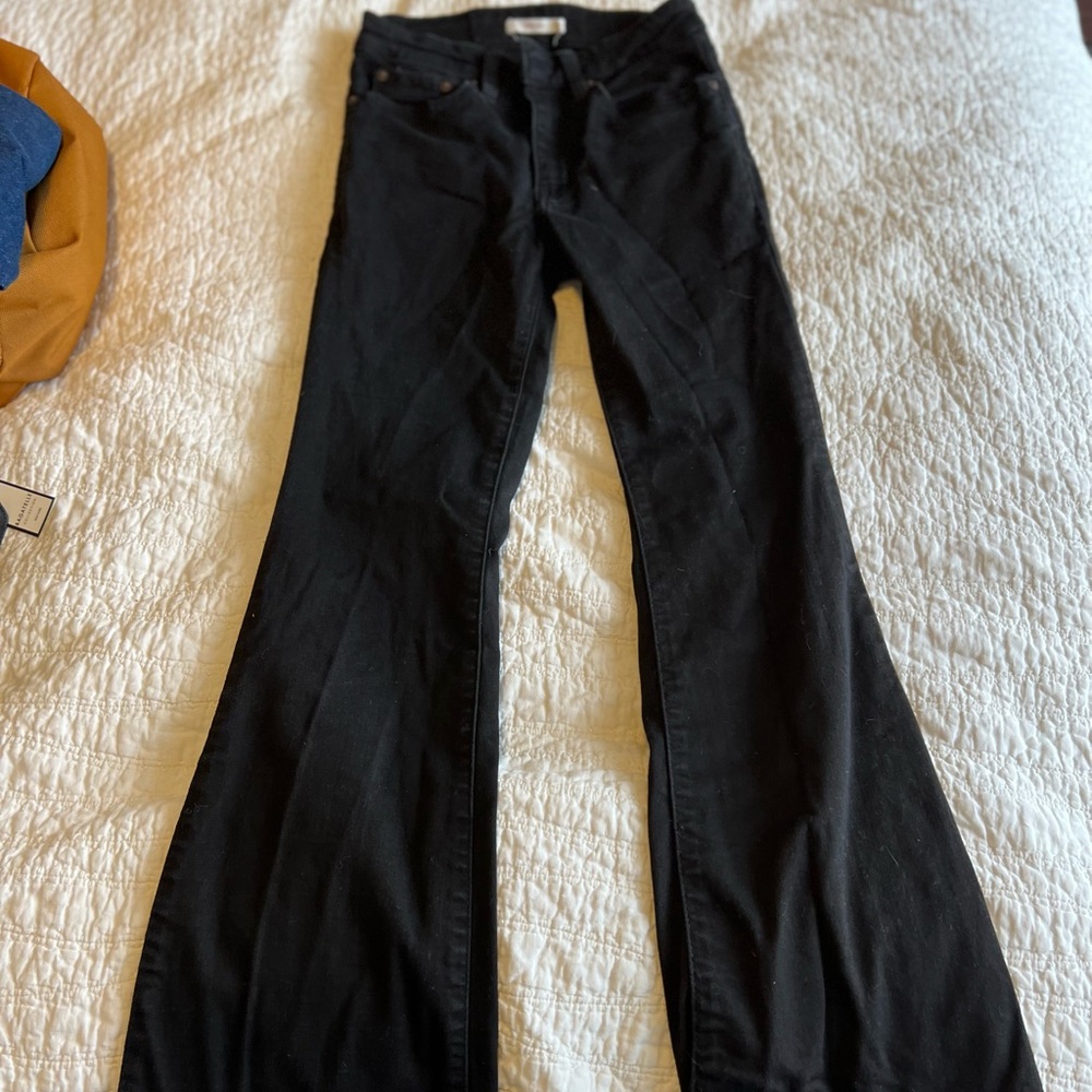 Black Flare Levi’s